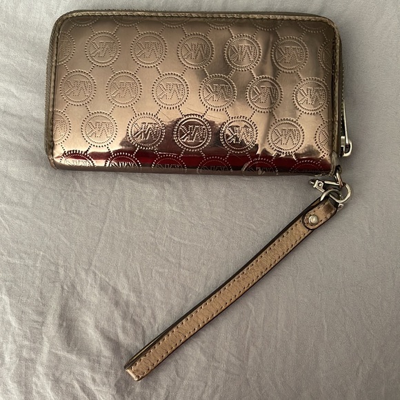 MICHAEL KORS WRISTLET - Picture 3 of 7